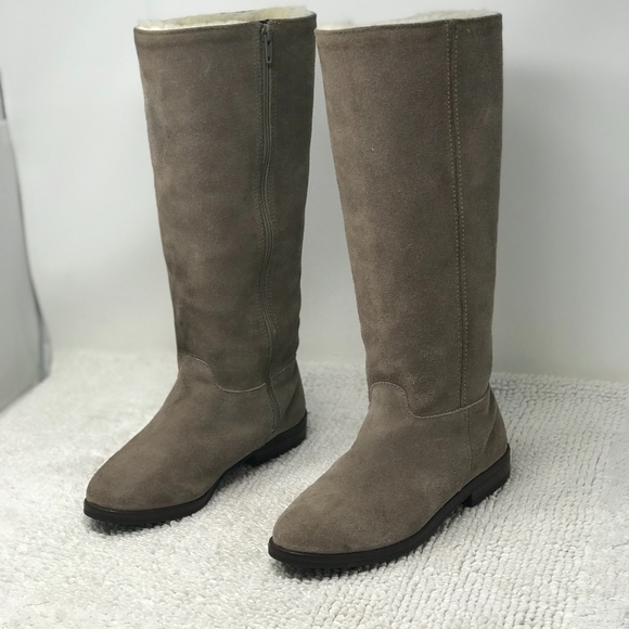 L.L. Bean Shoes - LL Bean Shearling Lined Tan Suede Boots Size 6